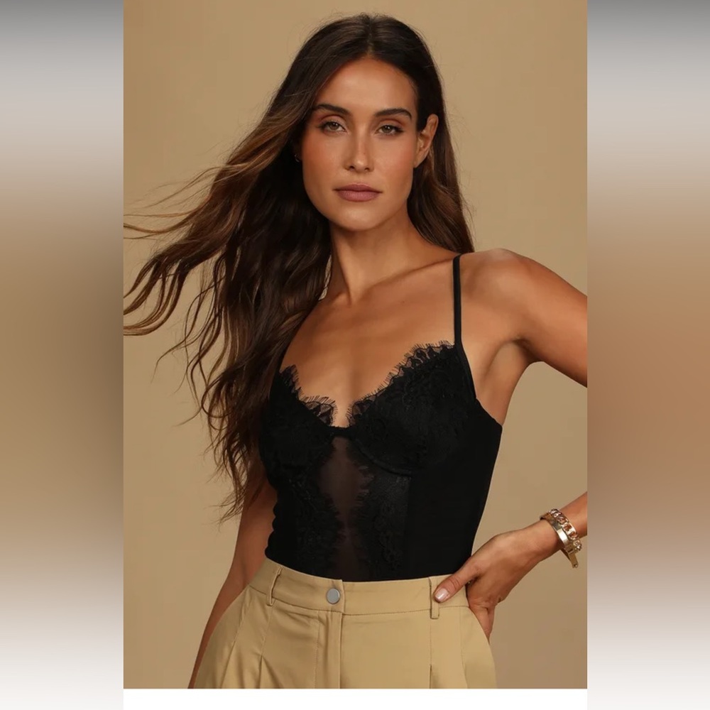 NWT Draw You In Black Sleeveless Lace Bustier Bodysuit - L